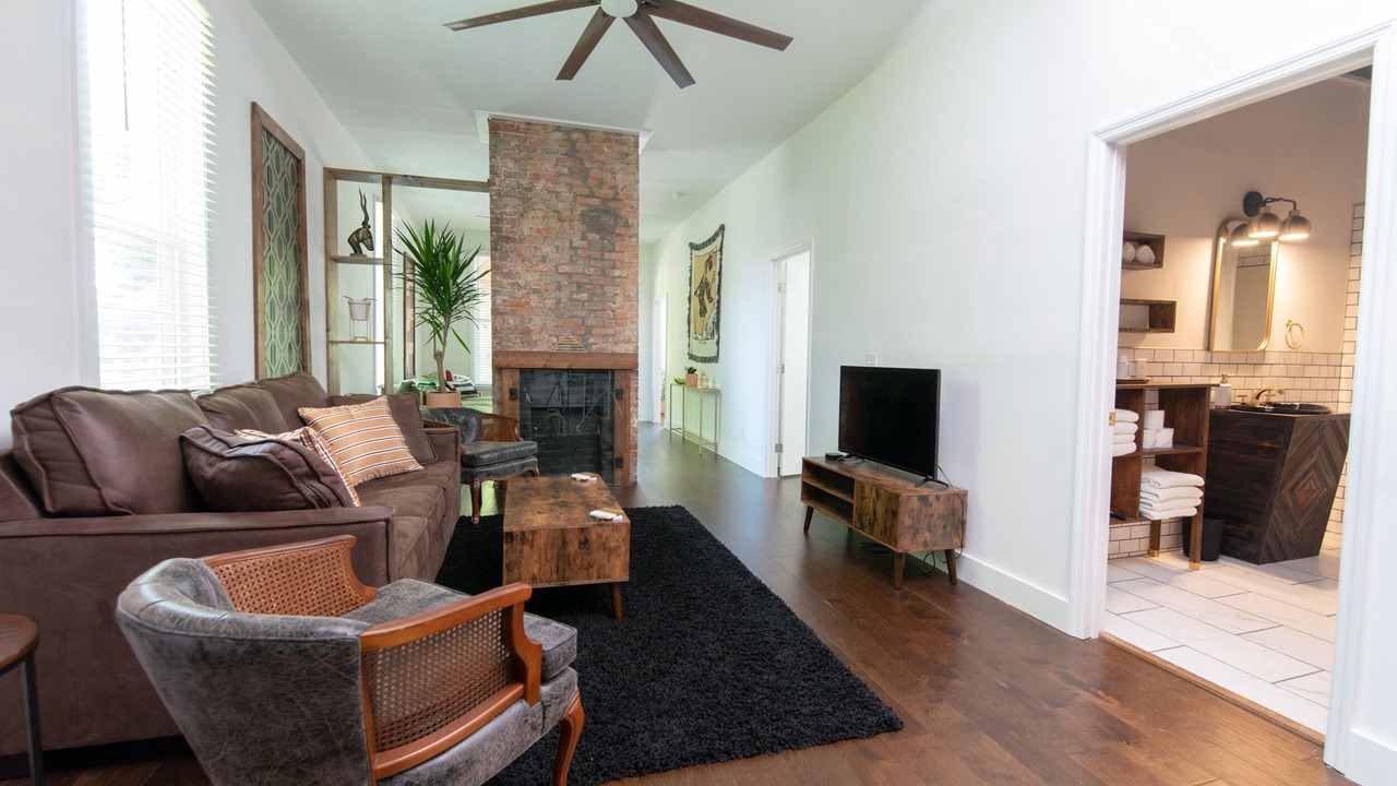 Photo of Livingroom in Chestnut Hill