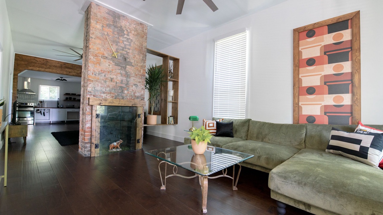 Photo of Livingroom in Chestnut Hill