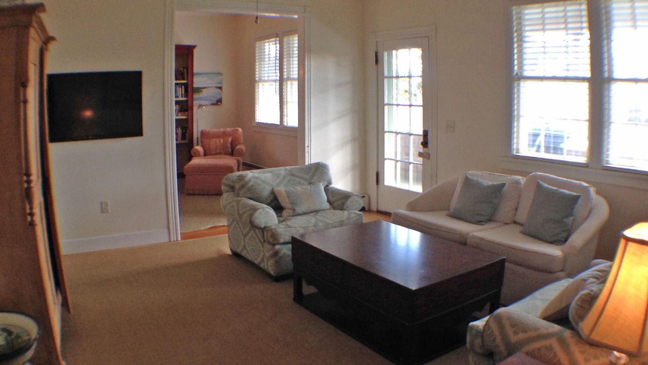Photo of Livingroom in Monmouth Beach