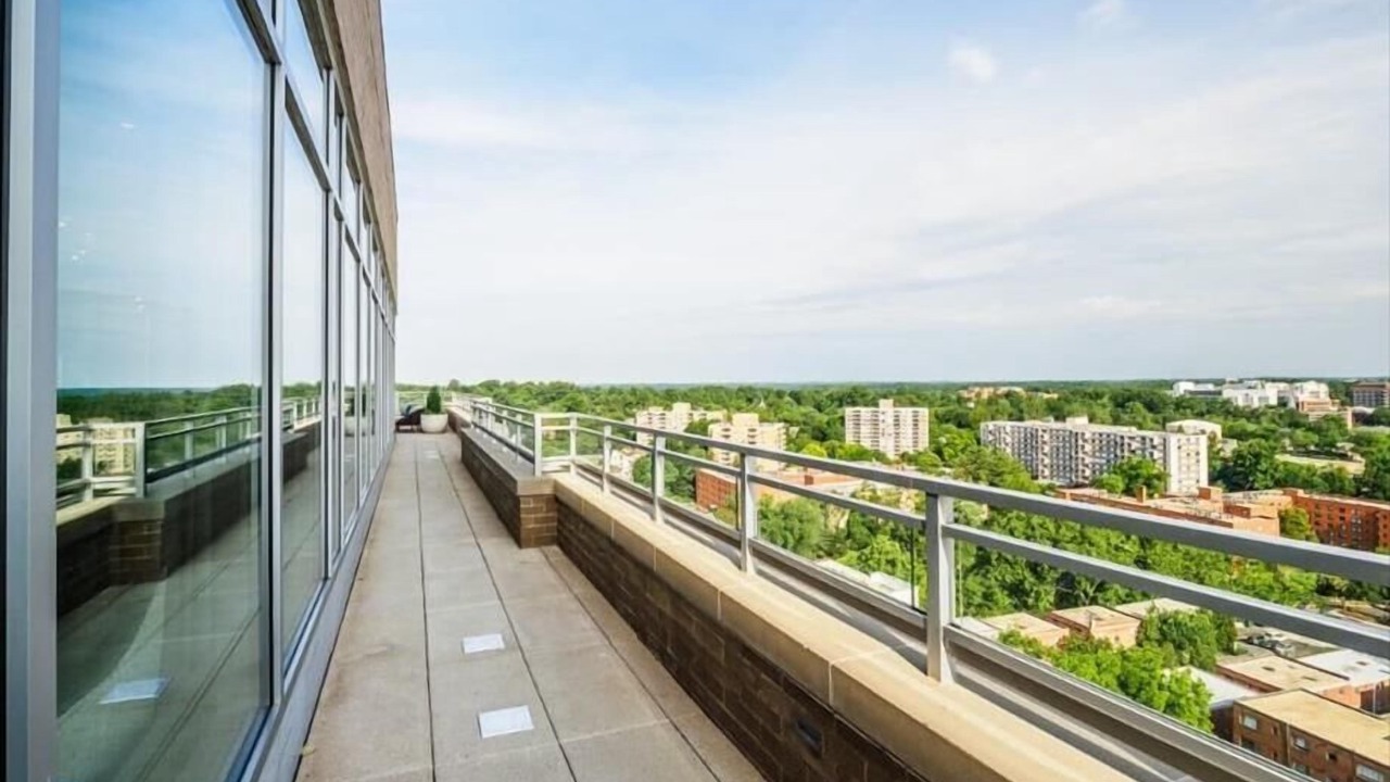 Photo of Outdoor in Woodmont Triangle