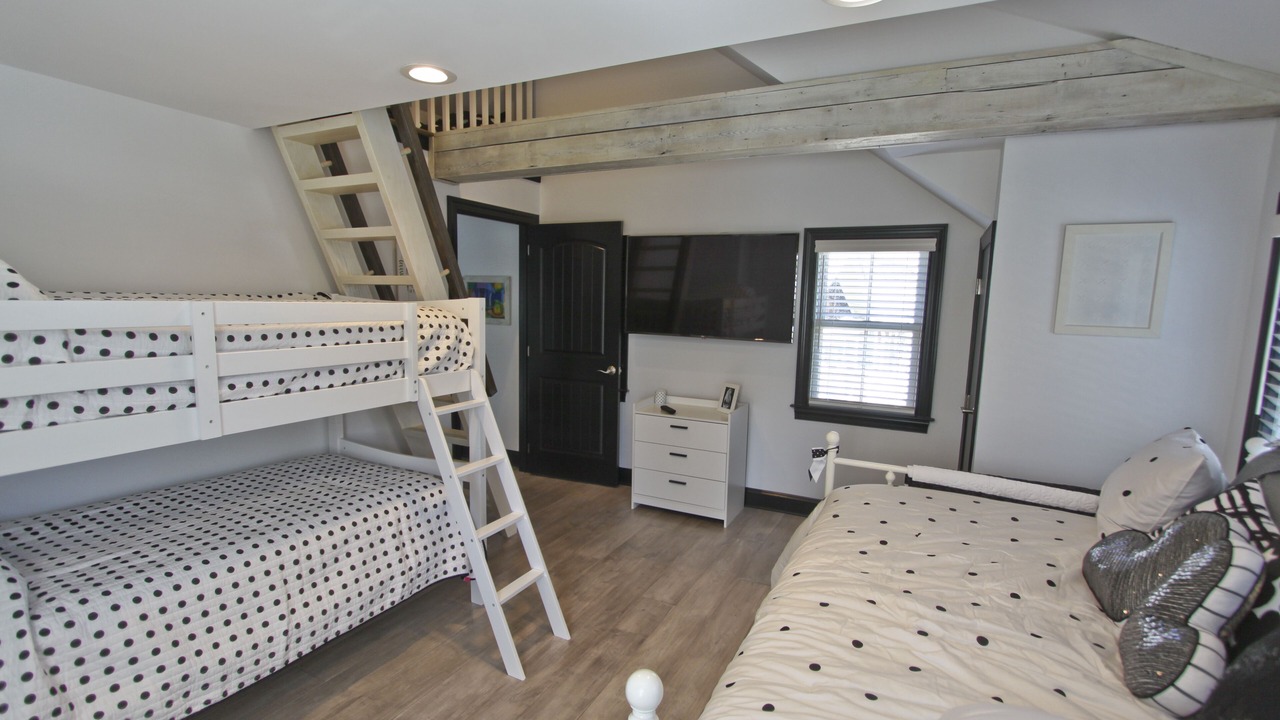 Photo of Bedroom in Village Green