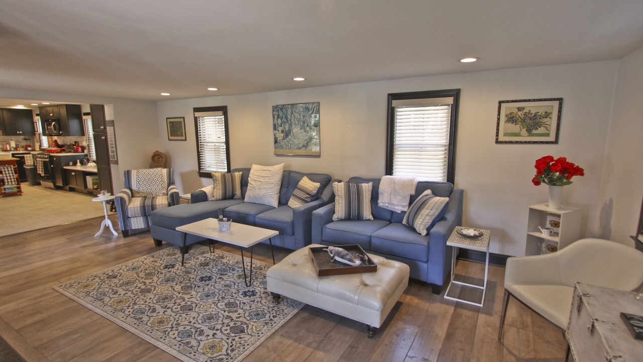 Photo of Livingroom in Village Green
