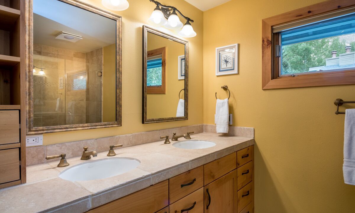 Photo of Bathroom in Warm Springs