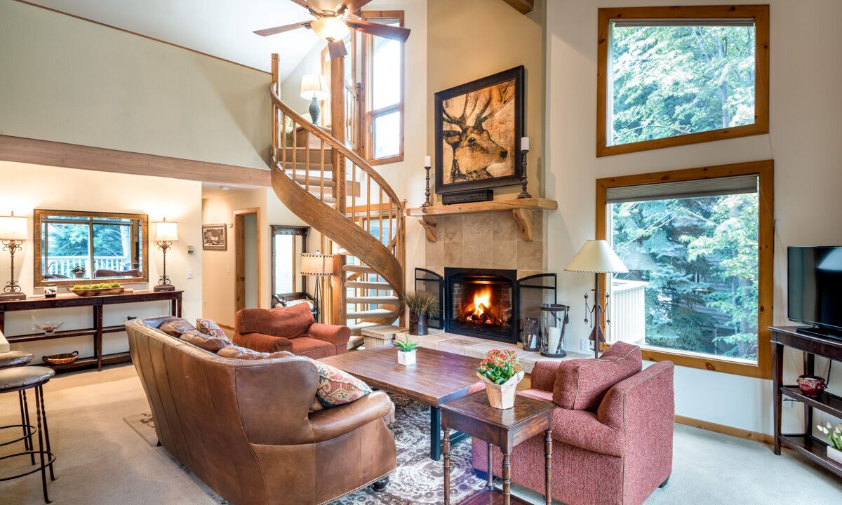 Photo of Livingroom in Warm Springs