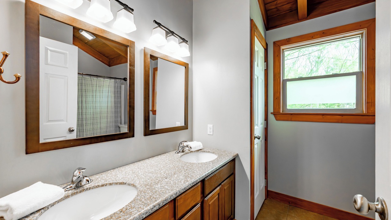 Photo of Bathroom in Thayerville
