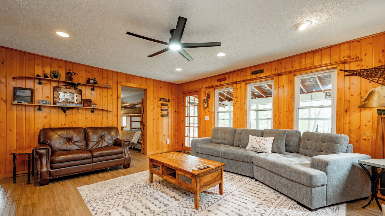 Photo of Livingroom in Oakland