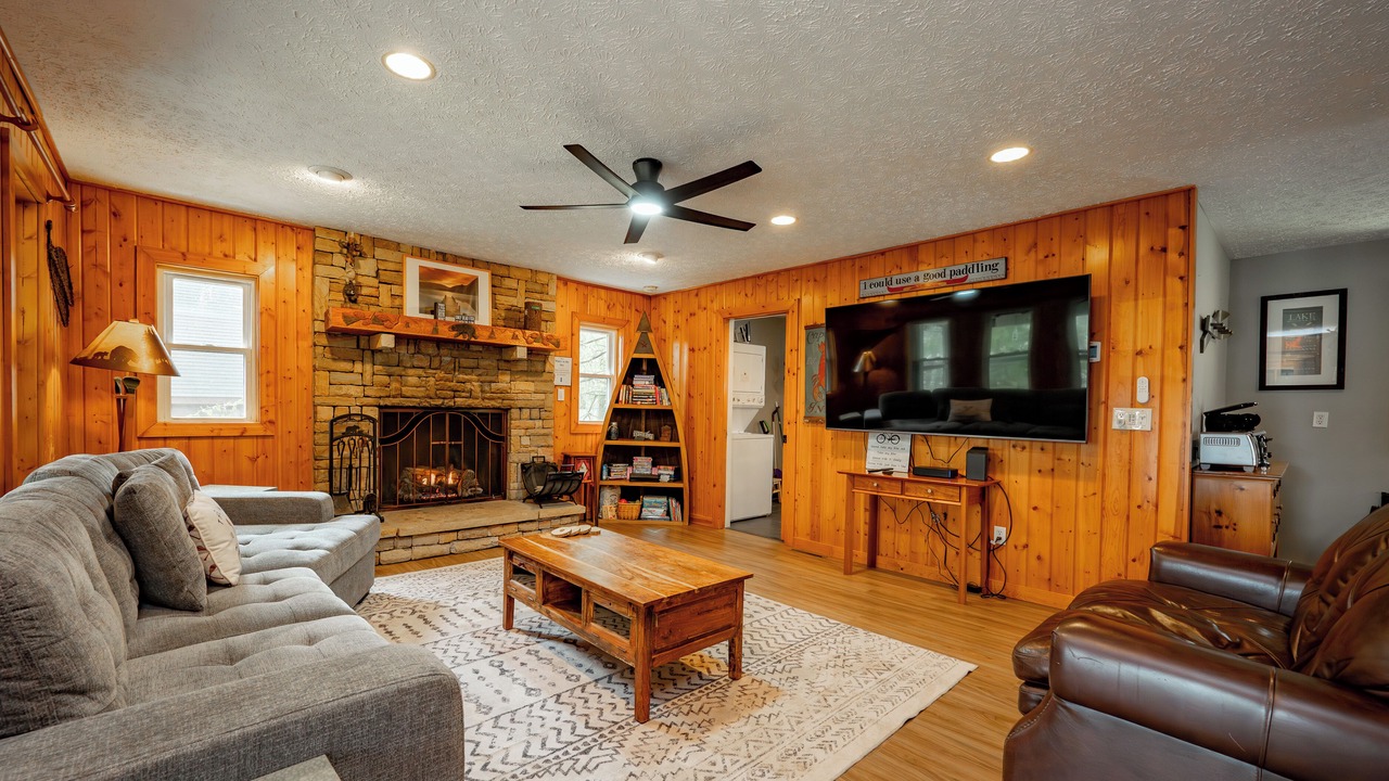 Photo of Livingroom in Oakland