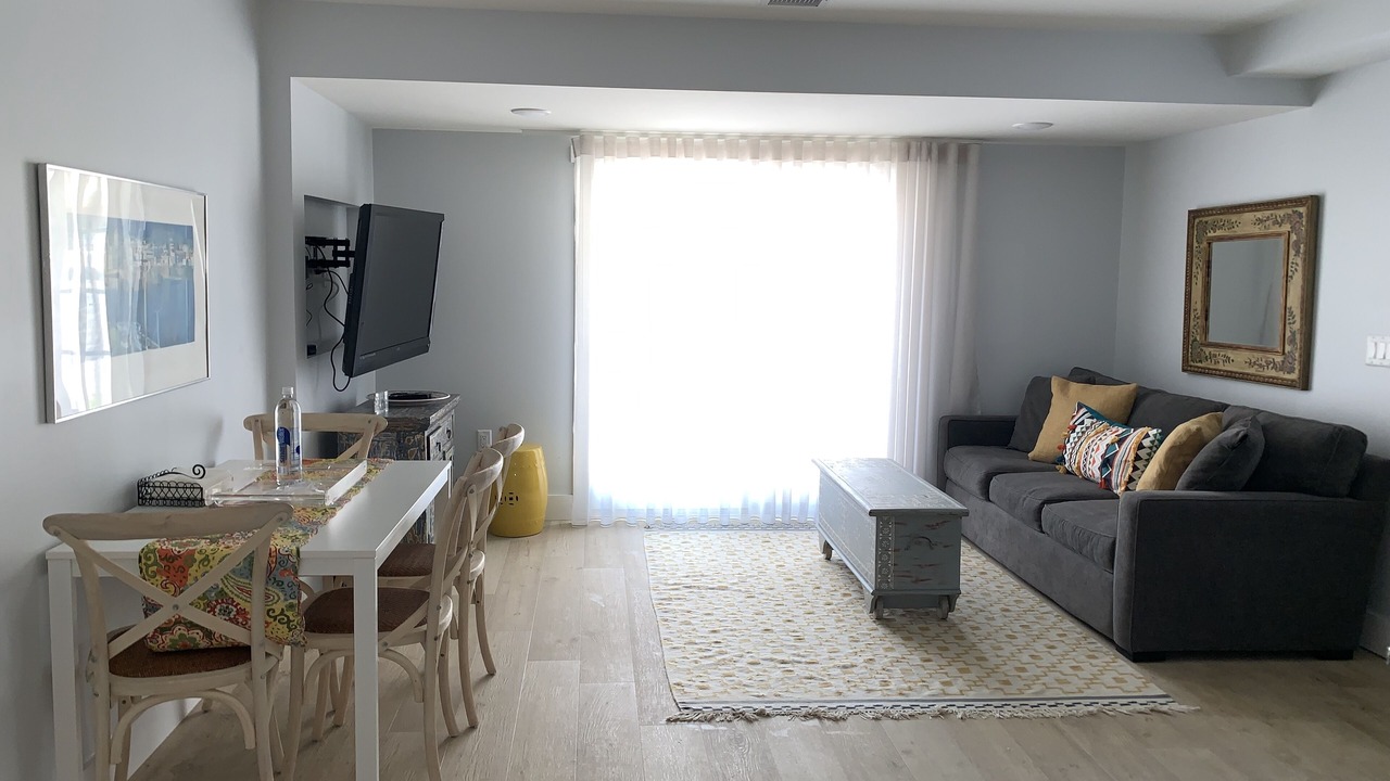 Photo of Livingroom in Long Branch