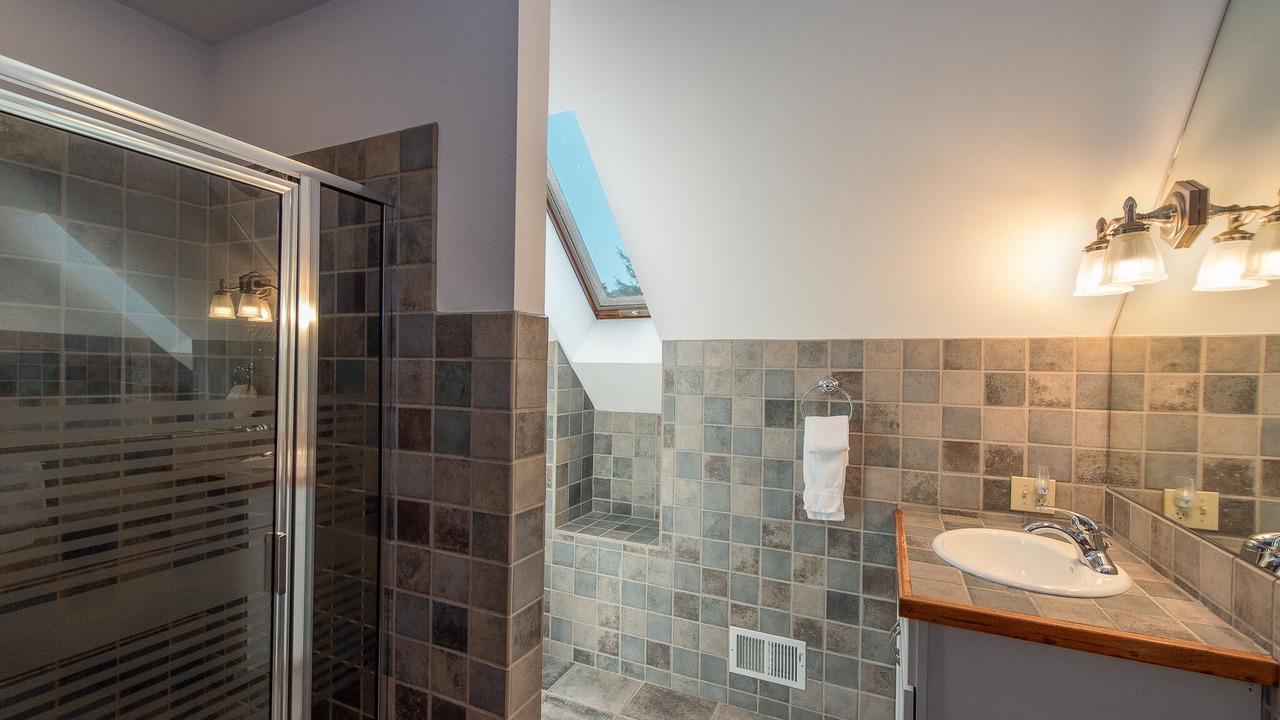 Photo of Bathroom in Waterfront Greens