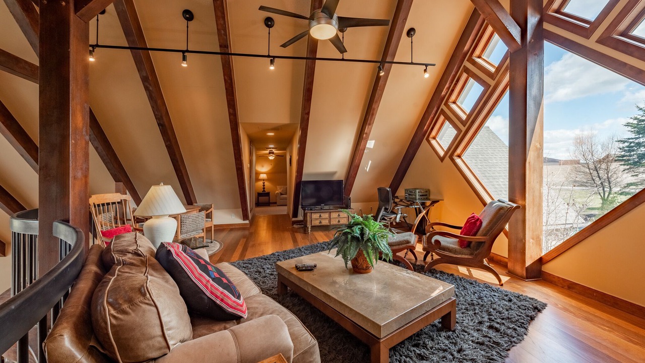 Photo of Livingroom in Waterfront Greens