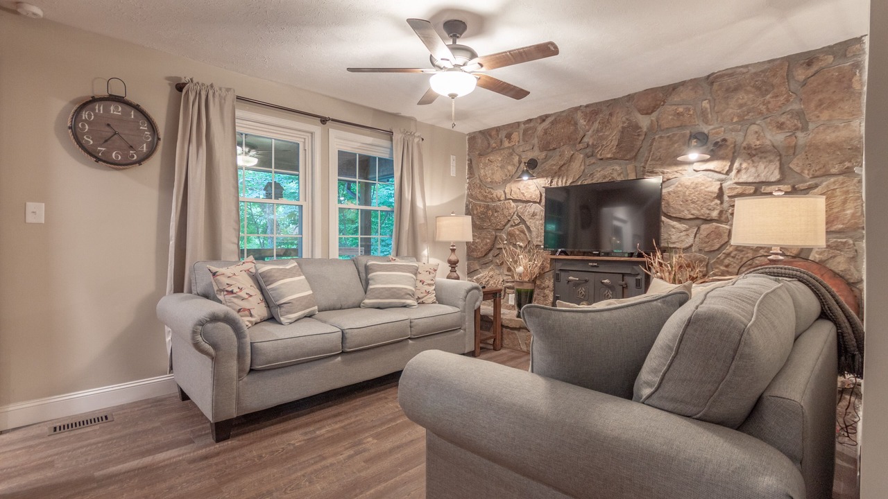 Photo of Livingroom in Caryville
