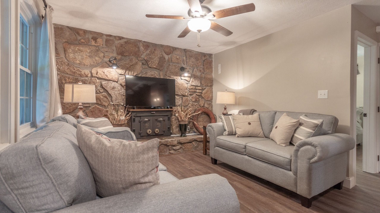 Photo of Livingroom in Caryville
