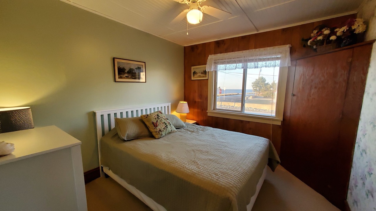 Photo of Bedroom in Town Bank