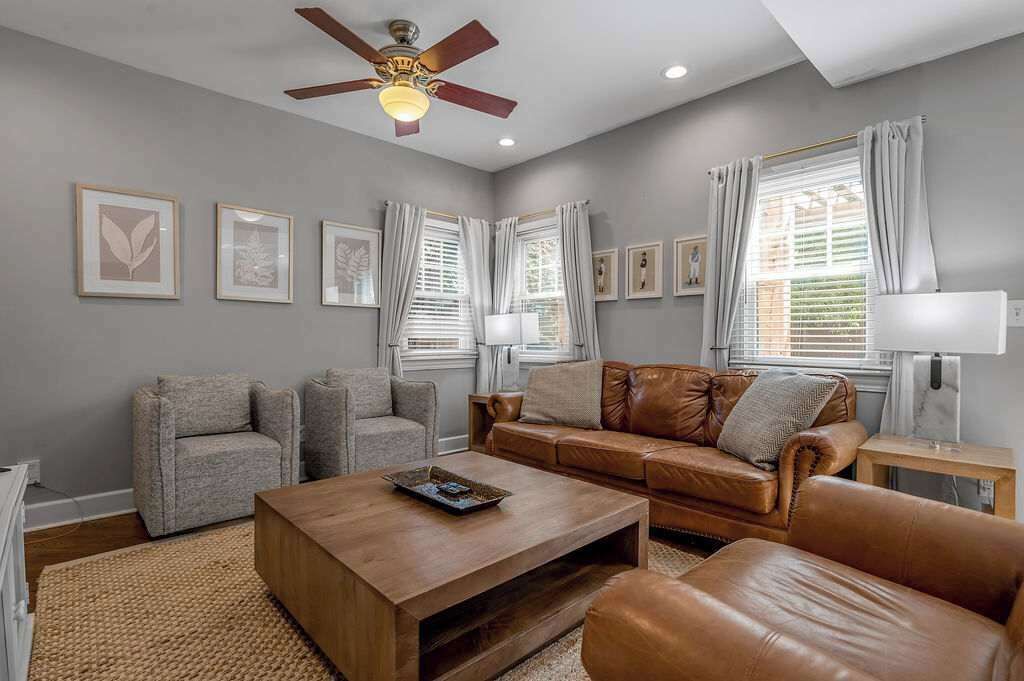 Photo of Bedroom in Hollywood - Mt. Vernon