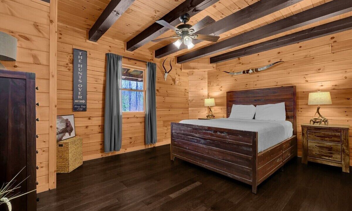 Photo of Bedroom in Sugar Grove