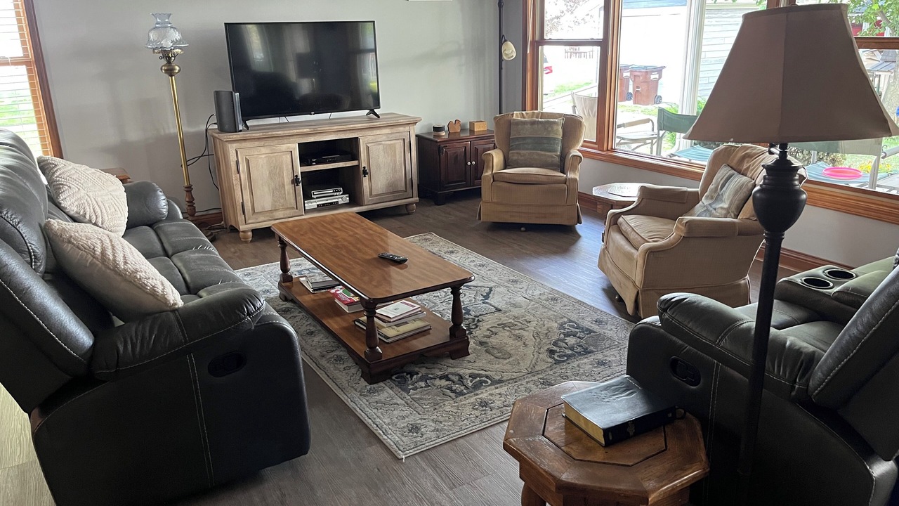 Photo of Livingroom in Lakeview