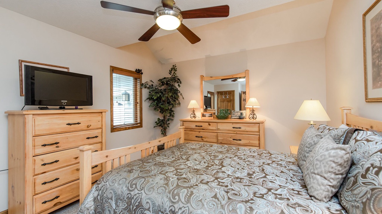 Photo of Bedroom in Mountainside