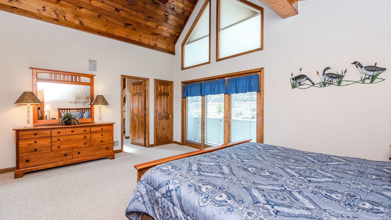 Photo of Bedroom in Mountainside