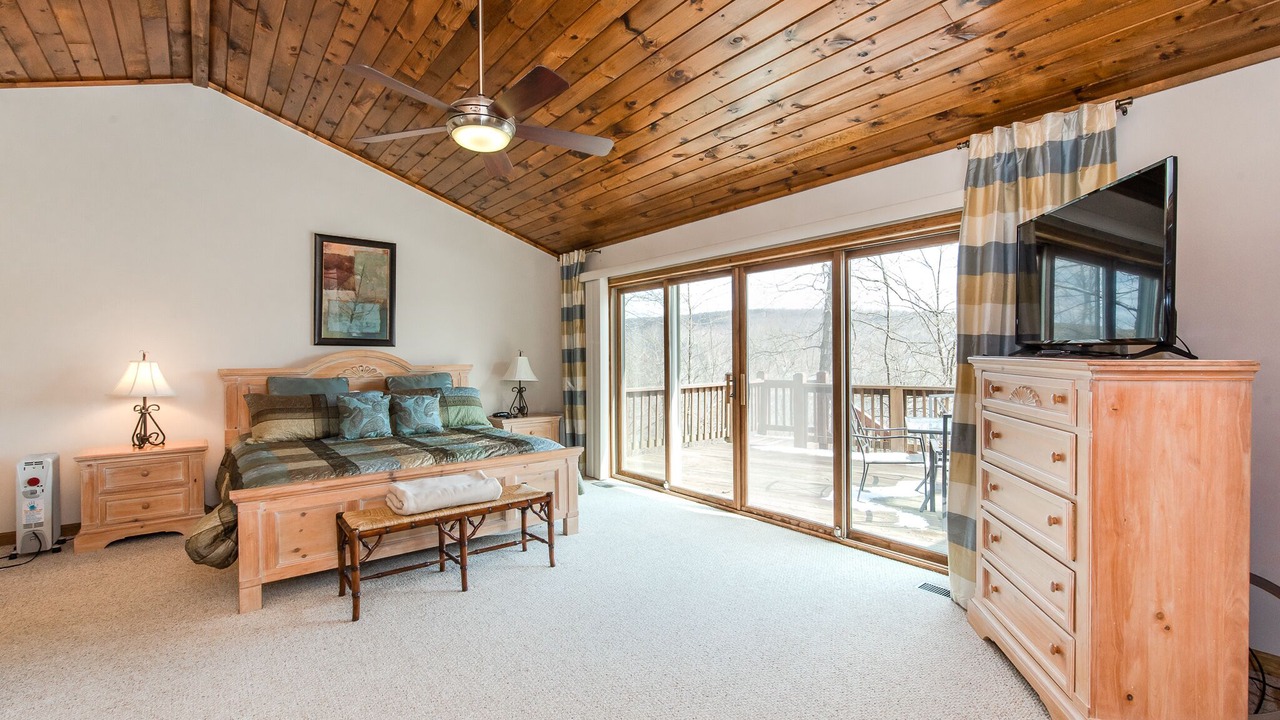 Photo of Bedroom in Mountainside