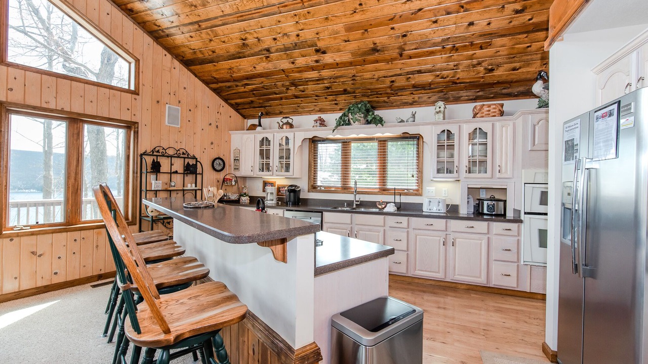 Photo of Kitchen in Mountainside