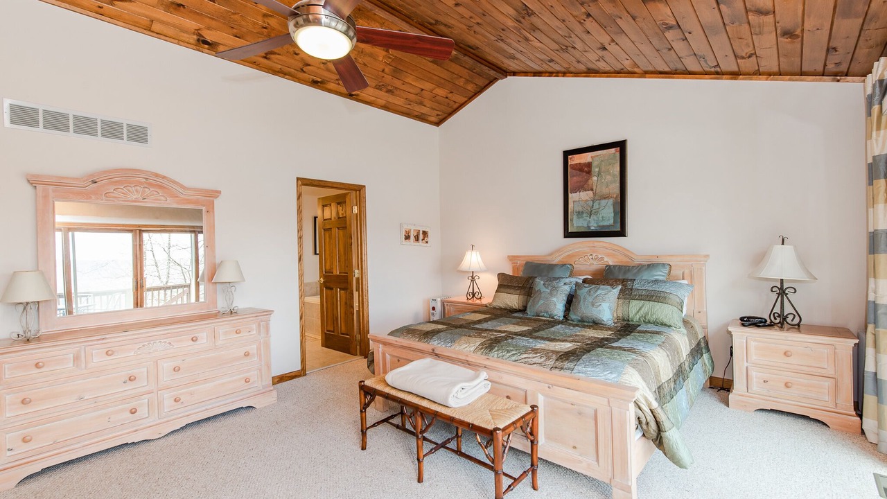 Photo of Bedroom in Mountainside