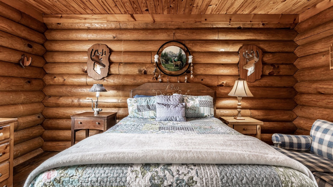 Photo of Bedroom in Gnaw Bone