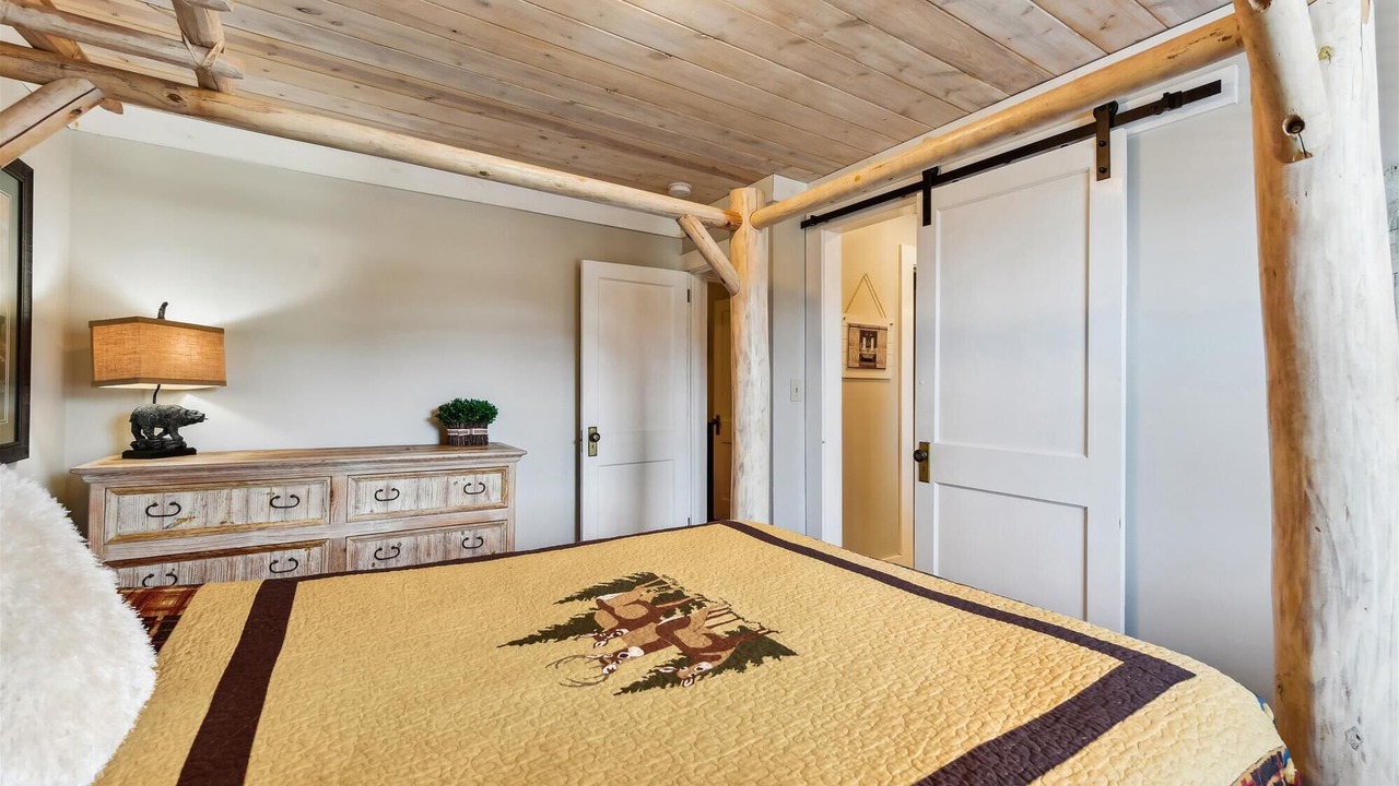 Photo of Bedroom in Blowing Rock