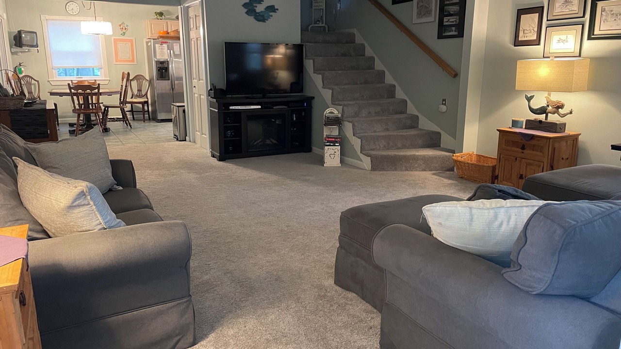 Photo of Livingroom in Town Bank