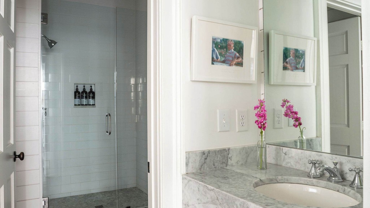 Photo of Bathroom in Cannonborough Elliotborough