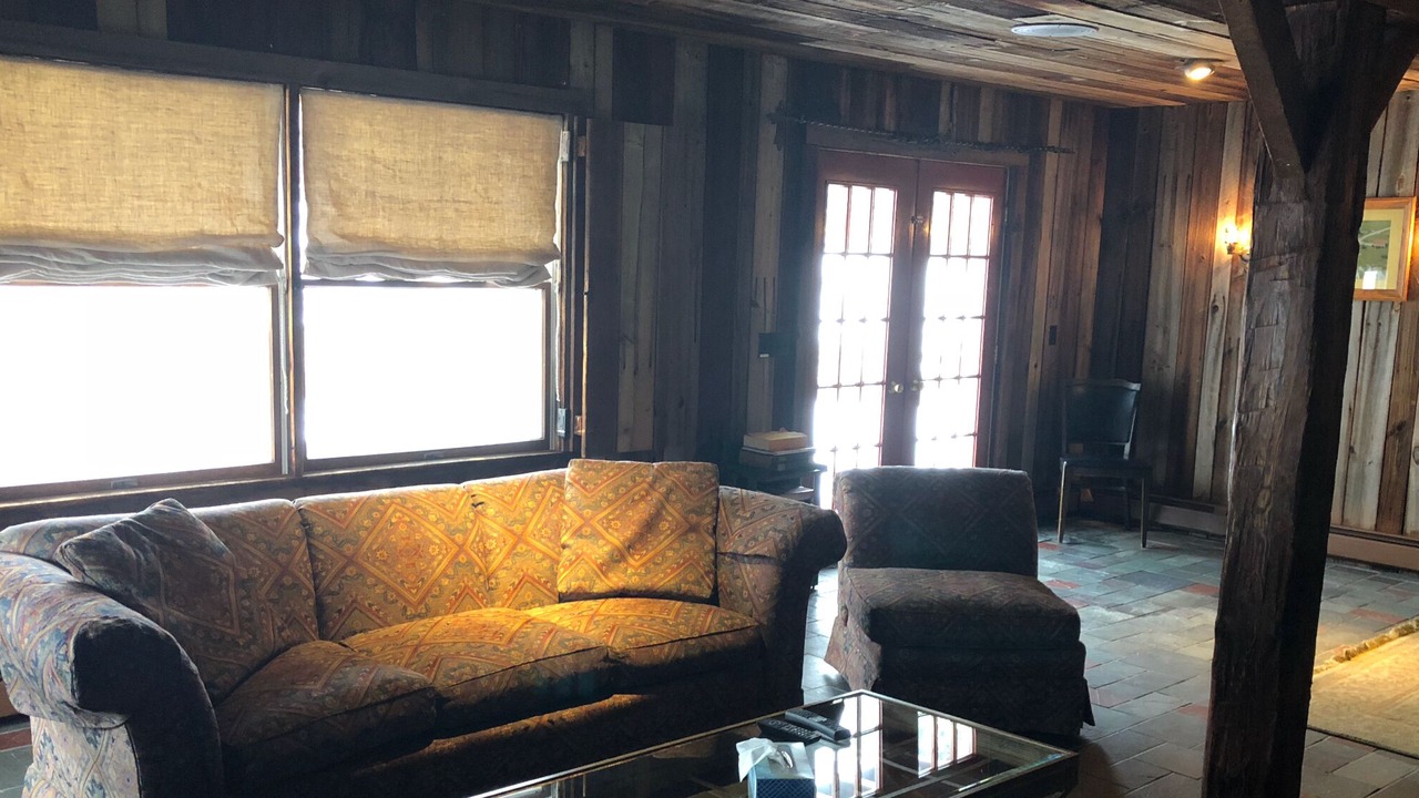 Photo of Livingroom in Frostburg