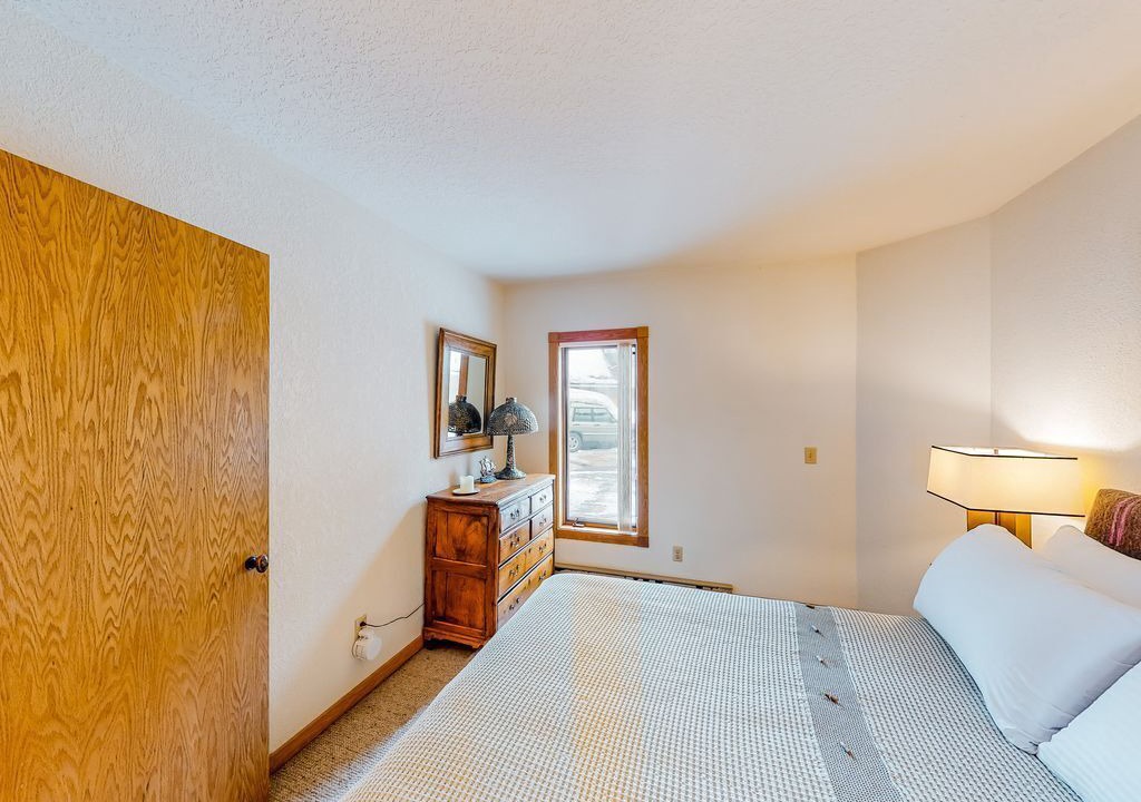 Photo of Bedroom in Warm Springs