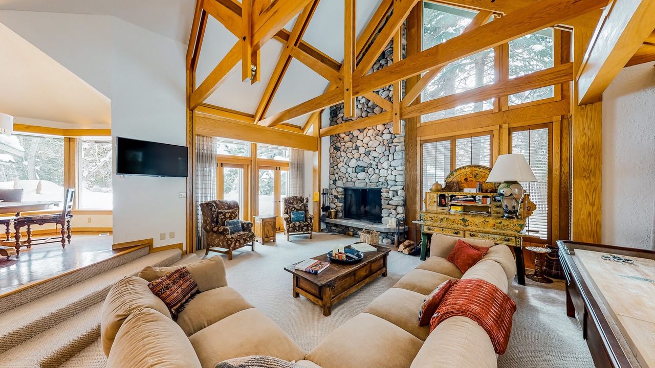 Photo of Livingroom in Warm Springs