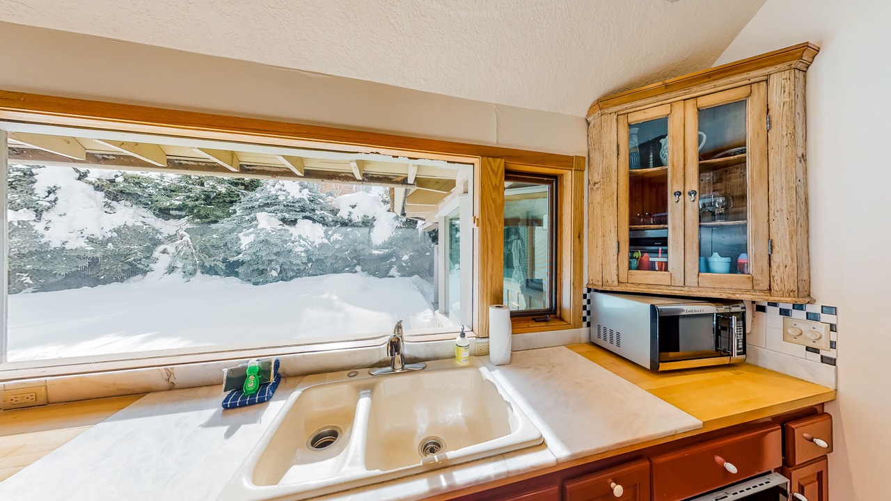 Photo of Kitchen in Warm Springs