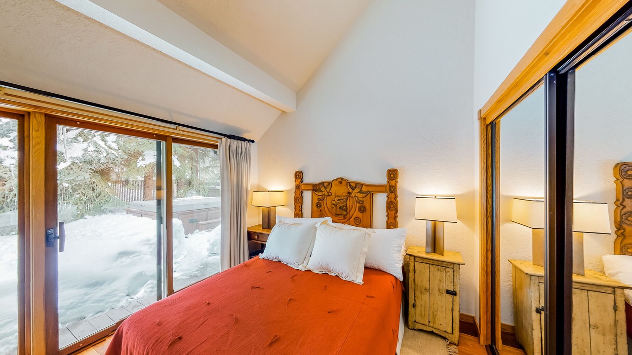 Photo of Bedroom in Warm Springs