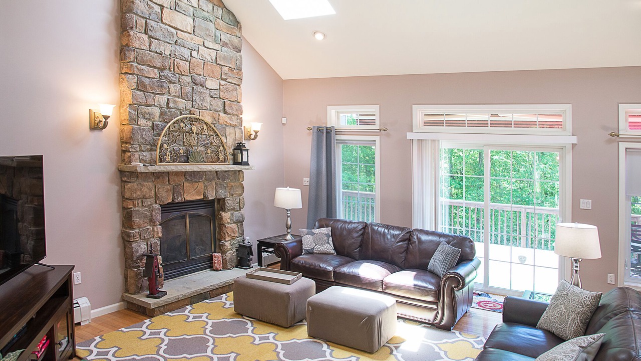 Photo of Livingroom in Long Pond