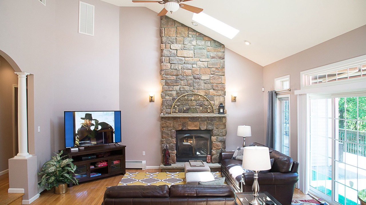 Photo of Livingroom in Long Pond