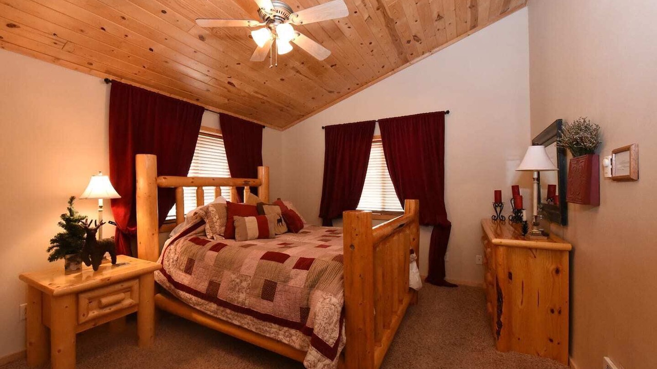 Photo of Bedroom in Island Park