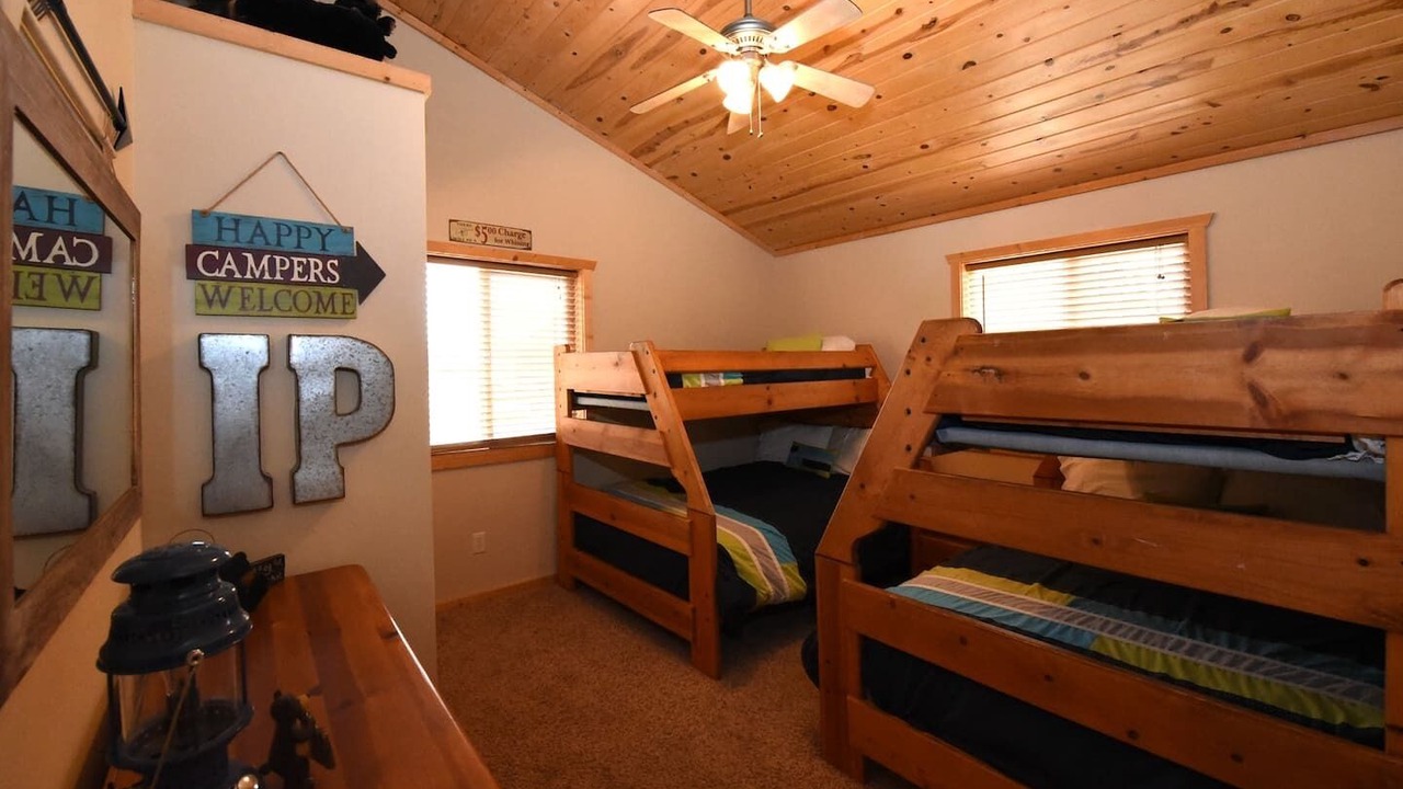 Photo of Bedroom in Island Park