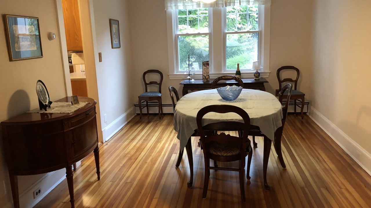 Photo of Livingroom in Historic District