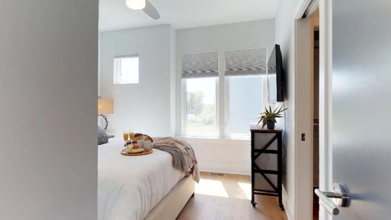Photo of Bedroom in Cleveland Park