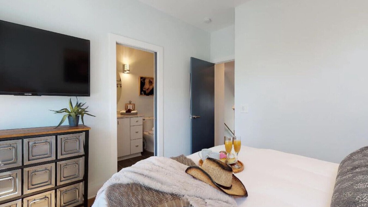 Photo of Bedroom in Cleveland Park