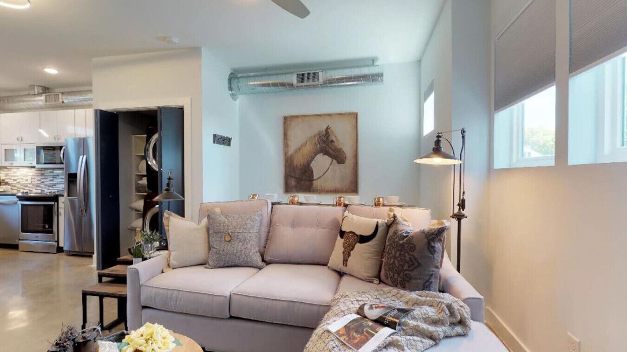 Photo of Livingroom in Cleveland Park