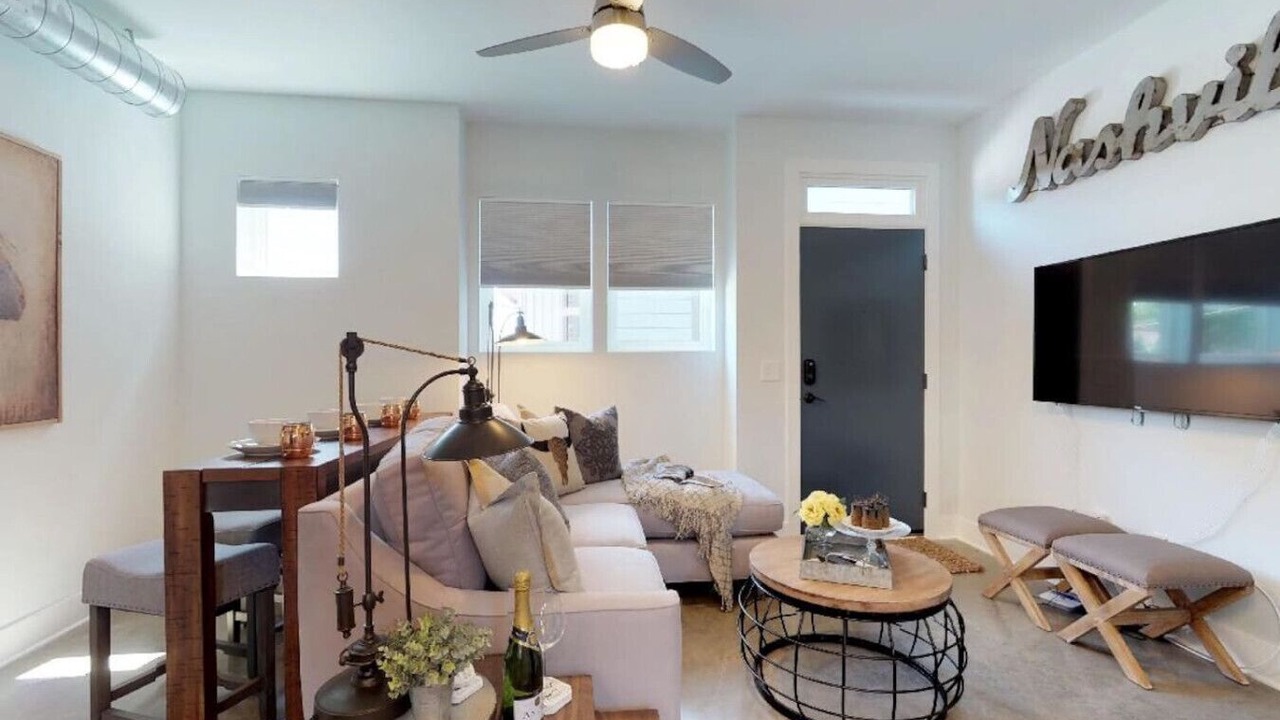 Photo of Livingroom in Cleveland Park