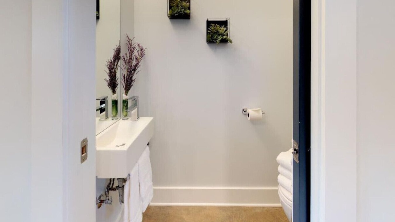 Photo of Bathroom in Cleveland Park