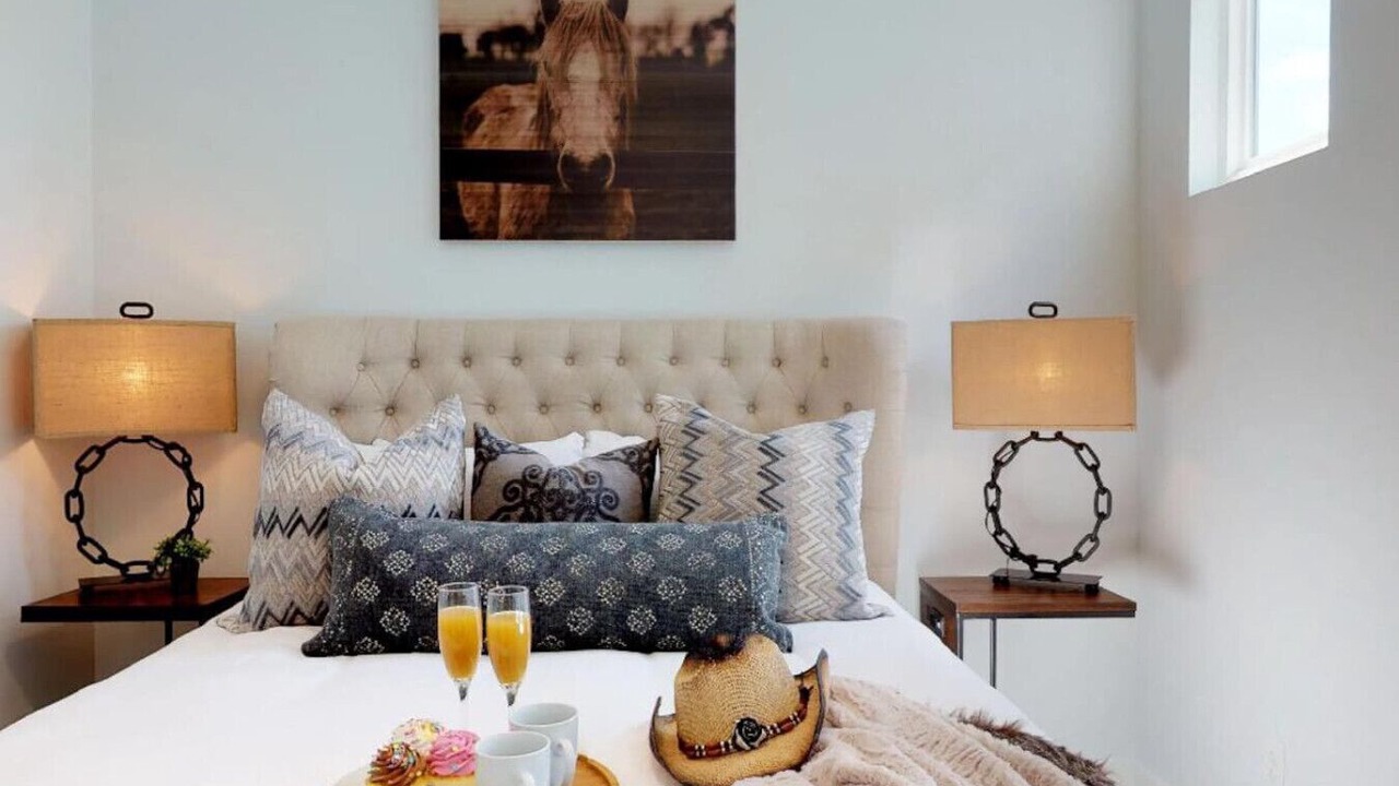 Photo of Bedroom in Cleveland Park