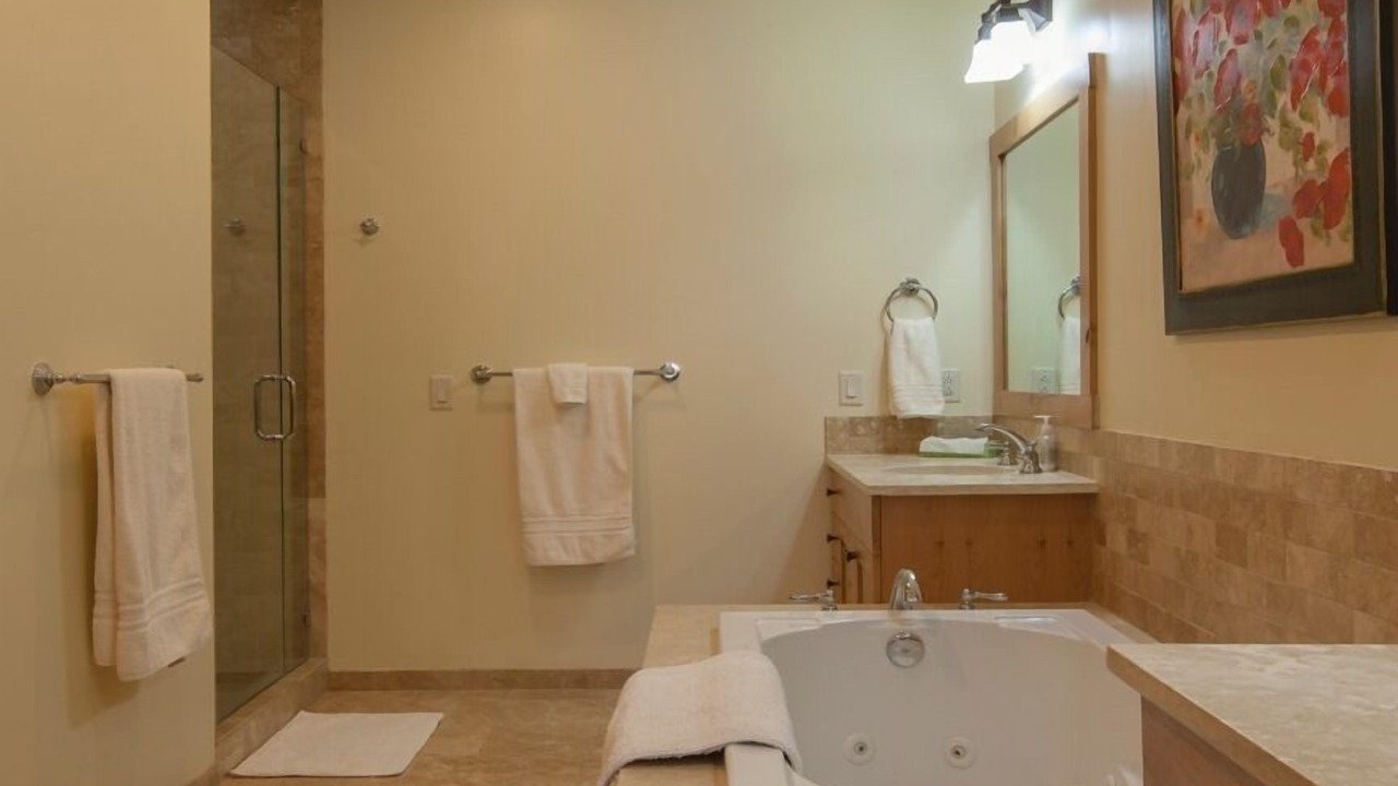 Photo of Bathroom in Elkhorn Village