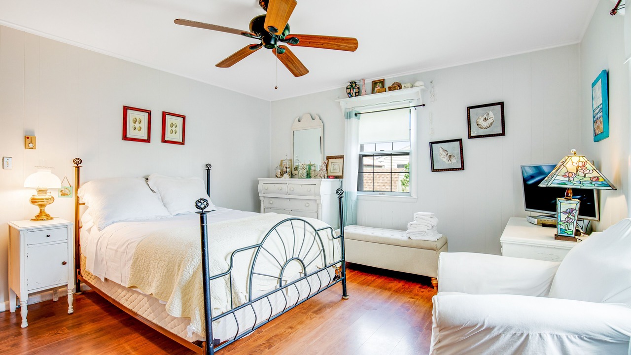 Photo of Bedroom in Caine Woods