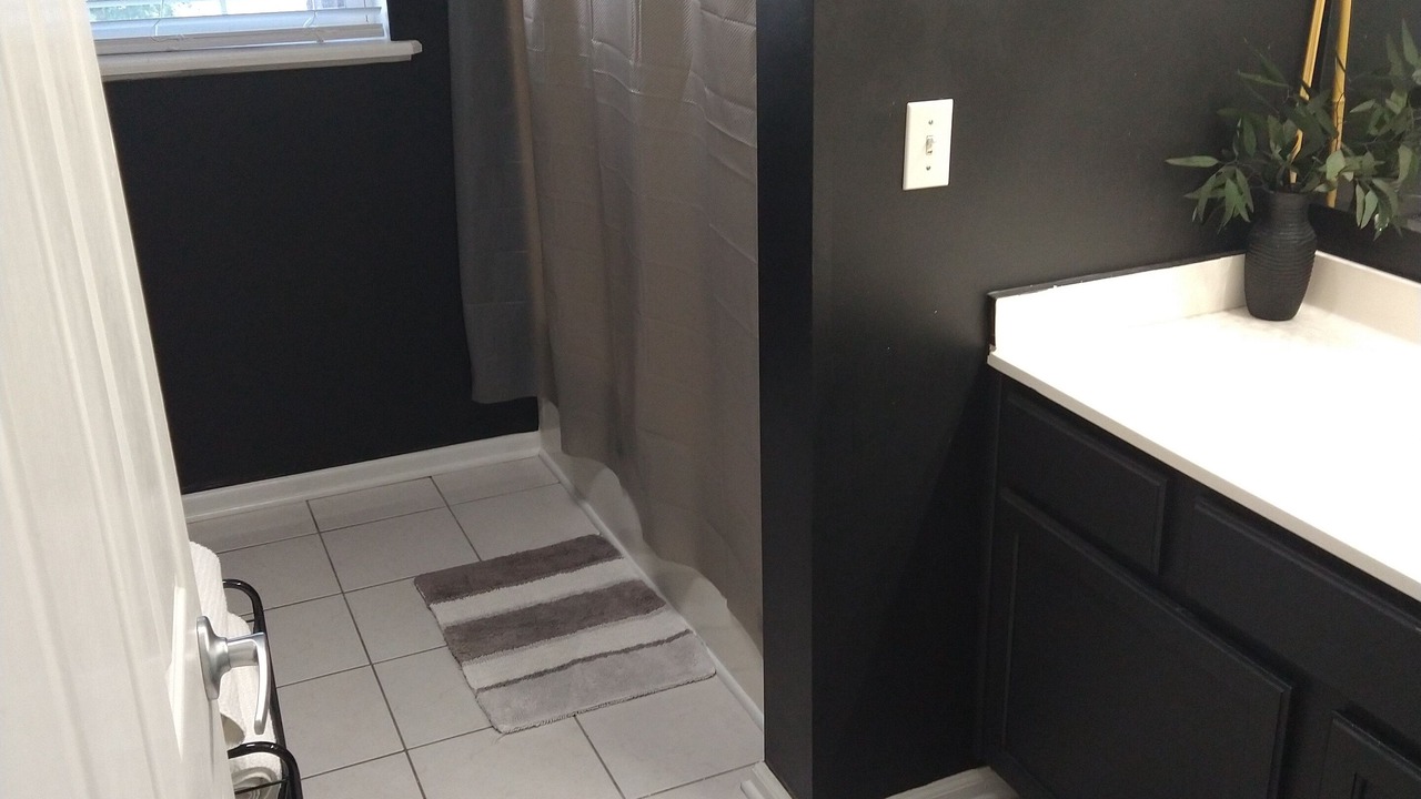 Photo of Bathroom in Detroit - Shoreway