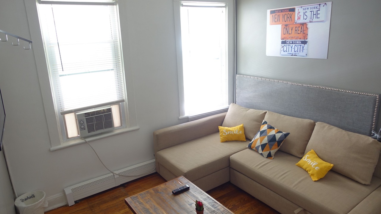 Photo of Livingroom in Ironbound District