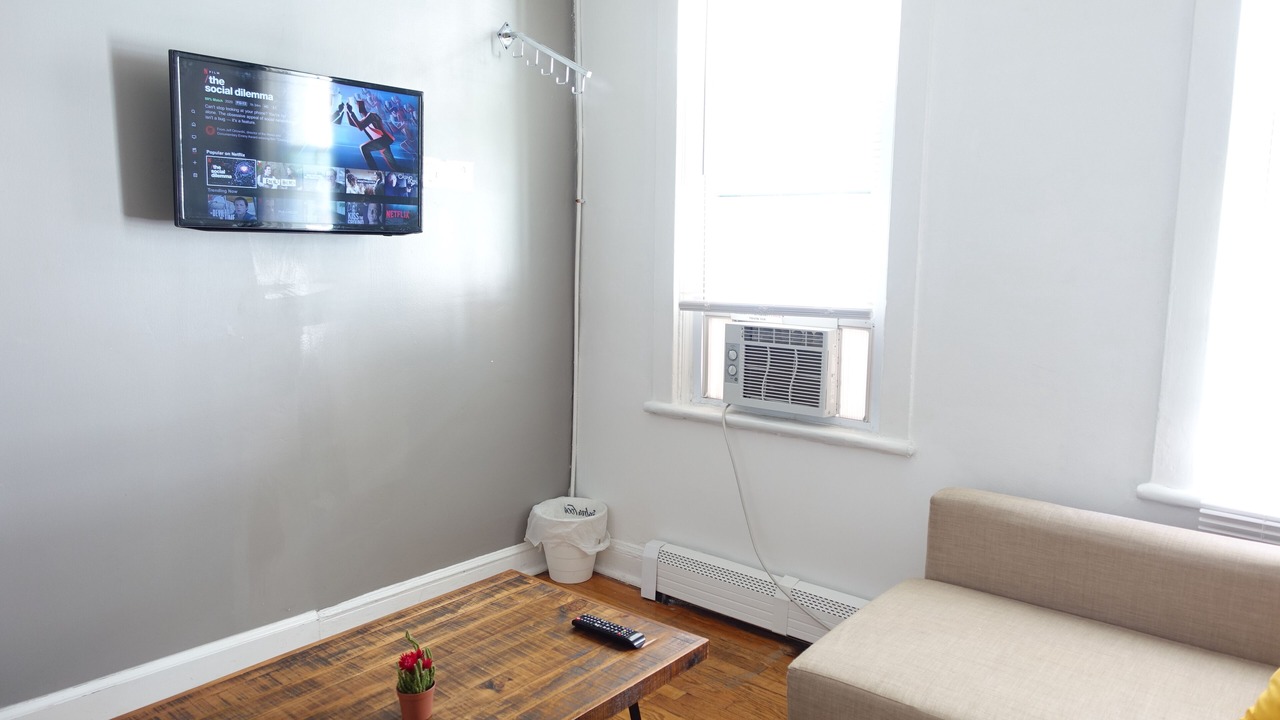 Photo of Livingroom in Ironbound District